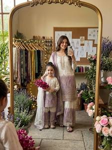 ชุดเซ็ตเสื้อผ้าคู่แม่ลูกแบบพรีเมียม ผ้าจอร์เจตต์ปักลาย พร้อมผ้าคลุมไหล่ - Product Image 4
