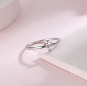 Bague croix extra fine en argent sterling, bague croix chrétienne, bague Jésus - Product Image 3