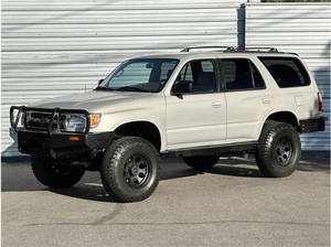 รถยนต์โตโยต้า 4Runner SR5 ปี 1999 รุ่นเก่า มือสอง สภาพดี ขายดีมาก พร้อมส่ง จัดส่งได้ทุกวันตลอด 24 ชั่วโมง - Product Image 4