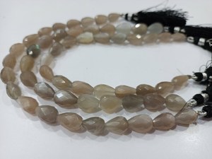 Perles de pierre de lune grise naturelle en forme de goutte d'eau, percées sur le côté, environ 7x10mm, brin de perles de 8 pouces de long - Product Image 3