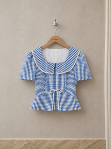 Blusa Peplum Azul a Cuadros con Cuello Peter Pan y Ribete de Encaje para Mujer, con Lazo en la Cintura y Manga Corta, Top de Verano ZELIA, ODM OEM - Product Image 5