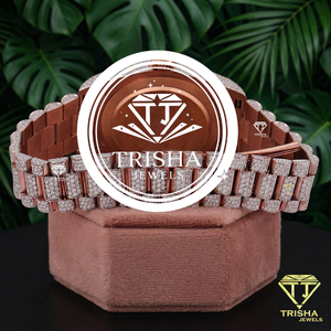 Reloj de Moissanita y Diamantes de Oro Rosa Premium con Números Romanos Brillantes y Diamantes Excepcionales - Product Image 3