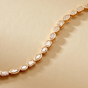 Pulsera de Diamantes Cultivados en Laboratorio de 11 Quilates con Múltiples Formas, Oro Amarillo de 14K, Certificación IGI, Plateada en Plata - Product Image 1