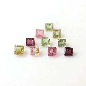 Pierres précieuses naturelles multi-tourmalines, taille carrée, 4 mm, facettées, calibrées, vente en gros, pour la fabrication de bijoux - Product Image 1
