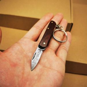 Couteau de poche pliant artisanal en acier Damas miniature, avec poignée en bois et porte-clés métallique, ouverture coulissante, pour l'extérieur, vente en gros, qualité supérieure - Product Image 6