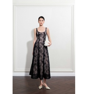 Vestidos de Noche Ecológicos de Lujo con Soporte ODM, Vestido Largo MIREILLE Corte A, Vestidos Midi Casuales y Elegantes para Mujer en Blanco - Product Image 2