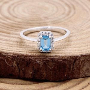 Anillo de Plata de Ley 925 con Circonita Cúbica y Topacio Azul Real de Primera Calidad, Hecho a Mano, Joyería de Cumpleaños para Mujer - Product Image 1