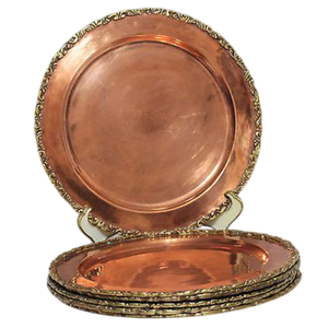 Assiette de service ronde élégante en cuivre, design vintage, vaisselle en métal faite à la main pour les tables de réceptions à domicile - Product Image 1