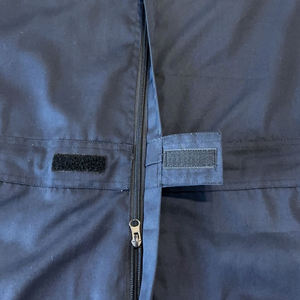 Combinaison de travail réfléchissante bleu foncé pour homme, en coton, uniforme de sécurité avec bandes réfléchissantes pour usage industriel - Product Image 4