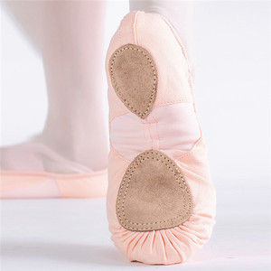 Chaussons de danse en satin doux à talon plat pour femmes et enfants, chaussures de danse professionnelles pour l'entraînement et la performance au ballet - Product Image 5