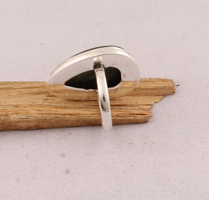 Anillo de Plata de Ley 925 al por Mayor con Amatista en Forma de Pera, Engaste Clásico en Bisel, Joyería Fina - Product Image 5