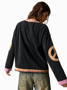 เสื้อสเวตเชิ้ตผู้หญิงลายกราฟิกสไตล์เรโทรแบรนด์สั่งทำพิเศษ ผ้าโพลีเอสเตอร์ 100% ตกแต่งด้วยผ้าทวิลล์แบบมินเนอรัล แอพพลิเค OEM เสื้อฮู้ดผู้หญิง - Product Image 5