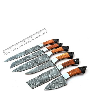 Ensemble de couteaux de cuisine de chef en acier Damas fait main de qualité supérieure, 6 pièces, manche en bois durable, lame dentelée tranchante, 67 couches, droitier - Product Image 1