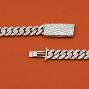 สร้อยคิวบาลิงค์แบบ Iced Out พร้อมตัวล็อคเพชรสำหรับผู้ชาย - Product Image 3