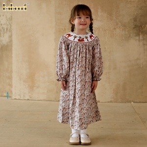 Robe florale décontractée pour enfants, style Bishop, smockée à la main, en coton et lin écologiques, collection automne, vente en gros ODM, vêtements islamiques certifiés OEKO-TEX - Product Image 2