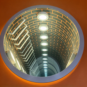 Túnel de espejos infinitos LED con ilusión de profundidad 3D, pantalla LED de color blanco cremoso para techo, pantalla LED para sala de exposiciones - Product Image 3