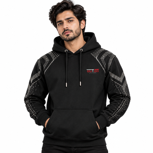 Corte holgado, tela suave y diseño moderno para la moda. Sudadera con pedrería Rhine, con detalles de piedras brillantes y forro polar cálido. - Product Image 1