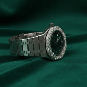 Reloj de Lujo con Incrustaciones de Moissanita, Esfera Negra, Acero Inoxidable, Bisel Completamente Adornado con Piedras - Product Image 3