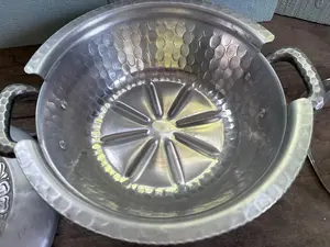 Elegante Cacerola de Acero Inoxidable |   Diseño de Tapa Segura para Mantener los Alimentos Calientes, Frescos e Higiénicos - Product Image 4