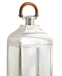 Lanterne unique en verre et métal avec finition nickel argenté brillant et poignée en bois, lanterne à bougie pour décoration extérieure, faite à la main, personnalisable - Product Image 2