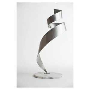 Sculpture abstraite en métal doré en forme de vague, figurine circulaire ouverte avec ruban, centre de table géométrique moderne sur pied - Product Image 2