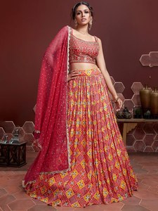 Robe de demoiselle d'honneur en organza rouge avec imprimé floral, coupe trapèze, longueur au sol, style bohème, jupe décorée de motifs - Product Image 1