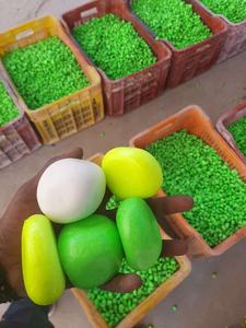 Guijarros de Piedra Artificial con Recubrimiento de Color Moderno para Decoración de Jardines y Paisajismo al Aire Libre con 5 Años de Garantía, Colores Variados - Product Image 3