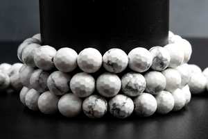 Piedras preciosas de howlita blanca natural, microfacetadas, redondas, sueltas, para la fabricación de joyas, pulseras, collares, manualidades DIY. - Product Image 3