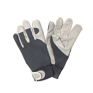Guantes de golf usados para mano derecha e izquierda de diferentes tallas, calidad premium, transpirables, de material suave, con logo y color personalizados. - Product Image 1