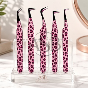 Pince à cils incurvée en acier inoxydable rose à imprimé léopard, à 90 degrés, pour extensions de cils, avec logo personnalisé - Product Image 2