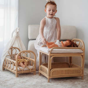 Table à langer en rotin pour poupées, un cadeau idéal pour les enfants, jouet de table à langer pour poupées. - Product Image 6