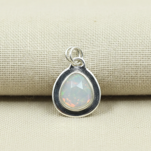 Pendentif en opale éthiopienne en argent sterling 925, forme de goutte, plaqué or rose et or jaune, bijoux bohèmes faits à la main, cadeau pour femmes - Product Image 1