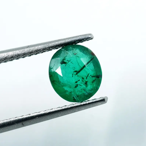 Esmeralda Natural de Rajasthan, Gema Facetada de 1.15ct, Forma Ovalada, Color Verde Esmeralda (7X6X3.5MM), HAYAAT GEMS para Joyería - Product Image 3