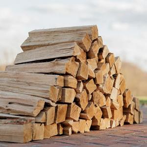 Leña Natural de Alta Calidad, Seca y Limpia, para Compradores Mayoristas y Suministro de Calefacción Industrial - Product Image 1