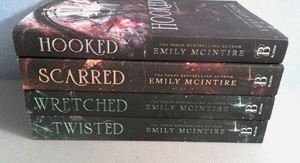 Set de 4 Libros de Romance Oscuro: Hooked, Scarred, Wretched, Twisted (Edición en Papel) - Product Image 2