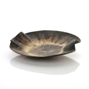 Bol de luxe pour servir les aliments, centre de table design, fleurs et papillons plaqués or de haute qualité, texture martelée, provenant d'Inde - Product Image 3