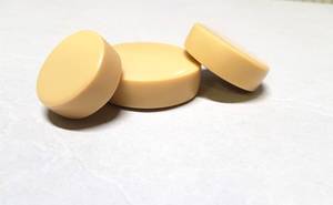 Bouton de meuble en résine minimaliste Buttercream, finition mate scandinave, beige doux moderne, pour tiroir, design minimaliste, boutons jaunes - Product Image 2