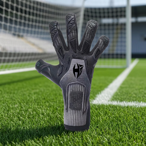 Guantes de portero de fútbol de punto negro de diseño personalizado con látex alemán en relieve, correa elástica alemana de 4 mm, corte híbrido - Product Image 6