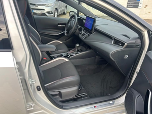 โตโยต้า โคโรลล่า 20L GR Sport Hybrid Touring Sports พร้อมระบบควบคุมความเร็วอัตโนมัติ (ACC) ไฟ LED เบาะอุ่น กล้องมองหลัง - Product Image 2