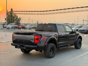 รถ SUV ปี 2024 มือสอง รุ่น EcoBoost 4.1-6L ดีเซล สีดำ เครื่องยนต์ V6 เทอร์โบ เกียร์อัตโนมัติ เบาะหนังสีเข้ม พวงมาลัยซ้าย ล้อแม็กซ์อะลูมิเนียมด้านหลัง - Product Image 2
