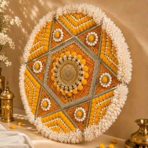 Décoration murale artisanale jaune florale Rangoli pour Diwali, avec pompons, perles et bordure dorée, centre de table Mandala - Product Image 2
