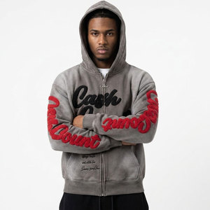 Sudadera con capucha gris para hombre, estilo urbano, de algodón French Terry, con estampado rojo en la manga y bolsillo frontal. - Product Image 2