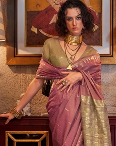 Sari en soie Tussar rose pour femme KV, avec un design à franges tissées, conçu par des designers, avec un chemisier non cousu - Product Image 6
