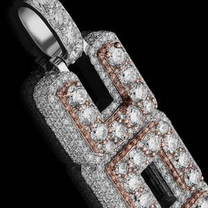 Pendentif Lettre Verticale Bicolore en Argent 925 pour Homme, Personnalisé, Entièrement Sertie de Moissanite VVS, Double Couche, Style Hip-Hop - Product Image 4