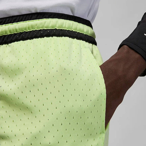 กางเกงขาสั้นผู้ชายผ้าตาข่ายเนื้อผ้าสำหรับออกกำลังกาย สวมใส่สบาย เหมาะสำหรับการฝึกซ้อม วิ่งออกกำลังกาย กางเกงขาสั้นผู้ชายเอวยางยืด น้ำหนักเบา - Product Image 4