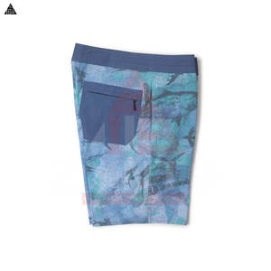 Shorts de malla sublimados con diseño personalizado 2024, transpirables, con cintura elástica y bolsillos, para hombre. - Product Image 4