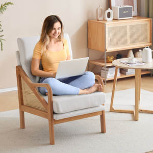 Chaise d'appoint de salon au design en rotin - Product Image 5