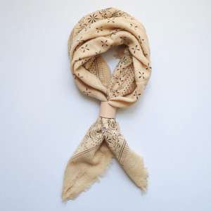 Nueva bufanda personalizada con estampado étnico al por mayor, bandana de algodón, seda y poliéster negra con logotipo. - Product Image 1