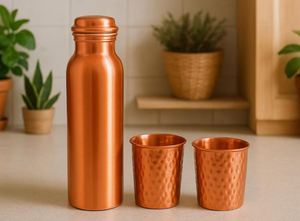 Botella de agua reutilizable de cobre para una hidratación enfocada en el bienestar, artículos de bebida ecológicos de metal que promueven hábitos de vida limpios y saludables. - Product Image 2