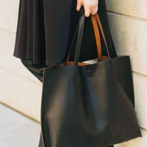 Bolso Tote Multiusos de Cuero Moderno - Product Image 1